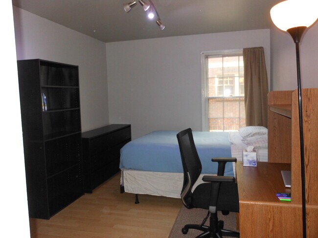 Master bedroom - 1626 18th Ave S