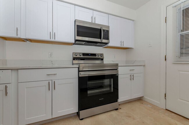 Foto del edificio - 2720 N Beverly Ave