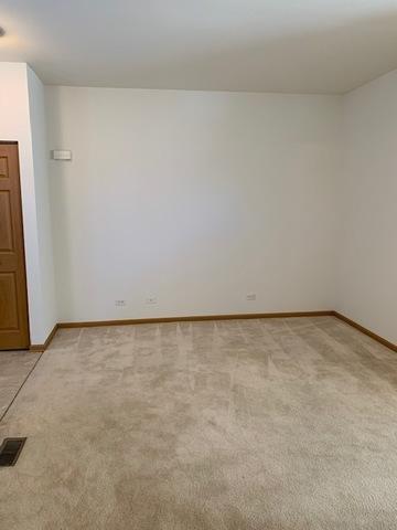 Building Photo - 2 bedroom in DeKalb IL 60115