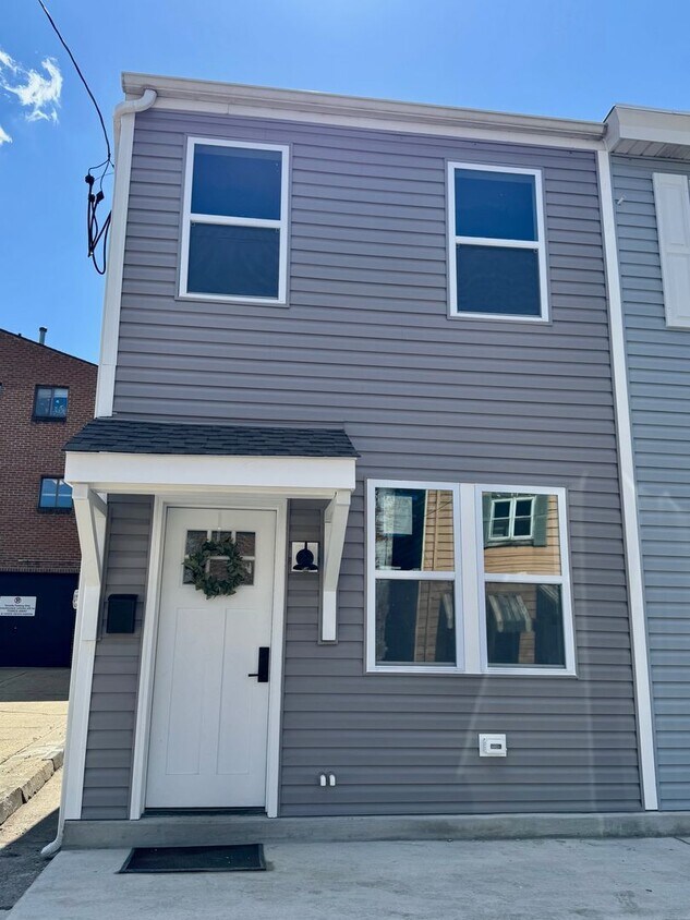 Luxury 3-Bedroom, 2-Bathroom House in Sout... - Luxury 3-Bedroom, 2-Bathroom House in Sout...