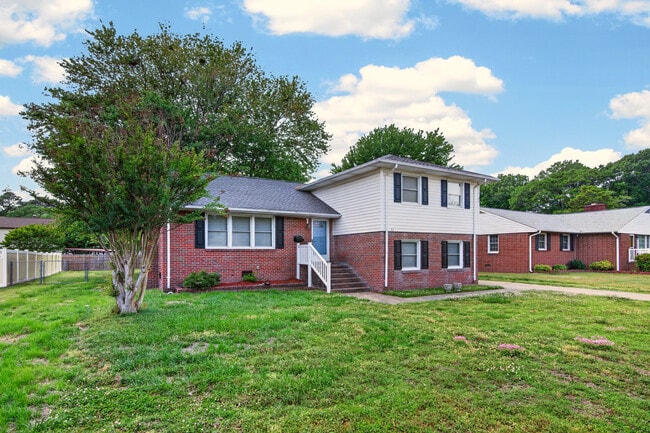Photo - 62 Cline Dr (Hampton, VA) House