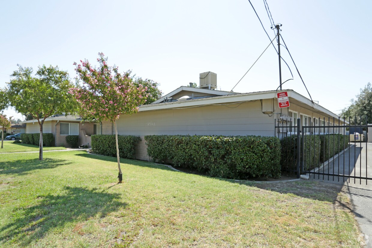 Foto del edificio - 4540 E Sierra Madre Ave