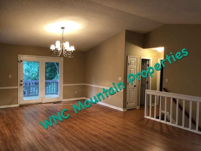 Building Photo - 44 Pine Ridge Trl