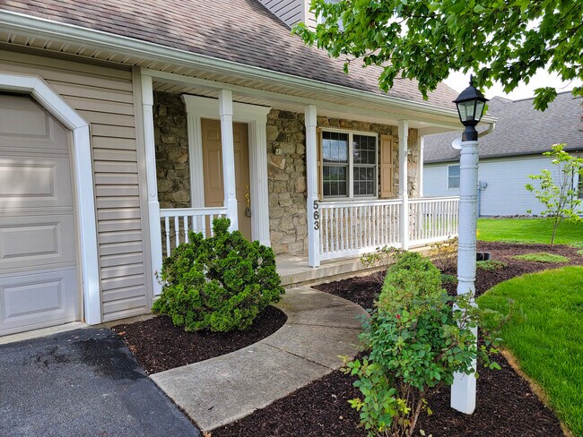 Building Photo - 563 W Conestoga St