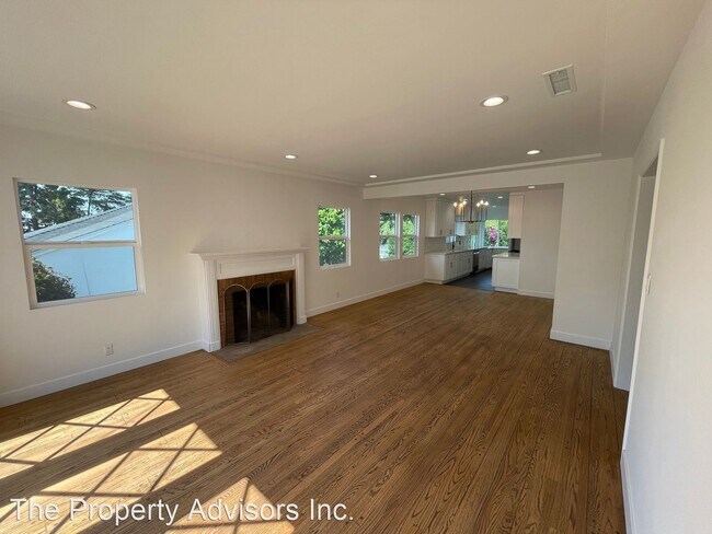 Foto del edificio - 3 br, 2 bath House - 4917 Briggs Ave