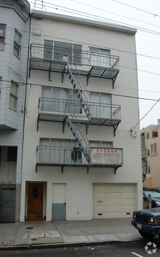 Foto principal - 679 Green St