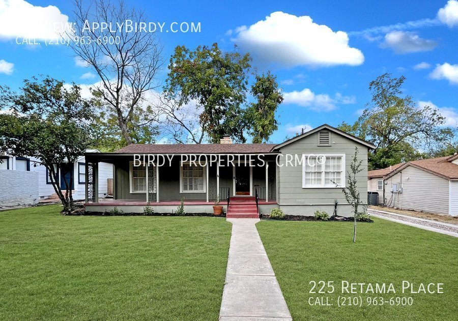 Primary Photo - **3 Bed, 2 Bath Home in Alamo Heights**