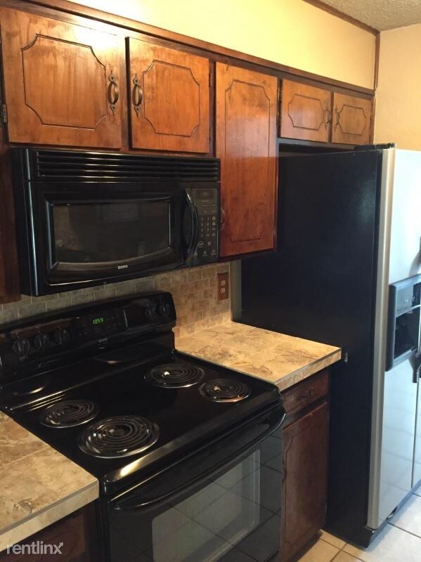 Building Photo - 3 br, 2 bath House - 2013 Moonlight Drive