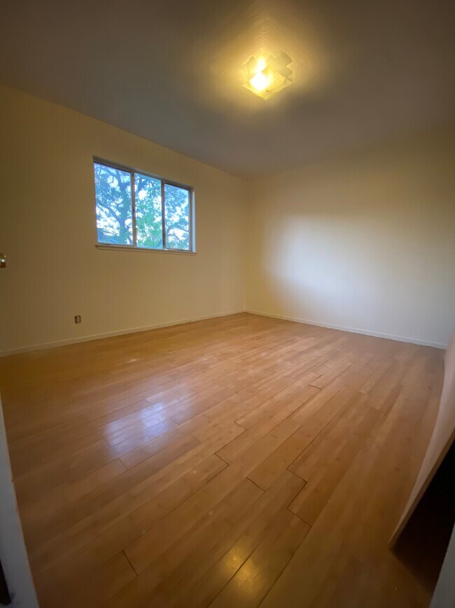 Bedroom 2 - 427 Stambaugh St