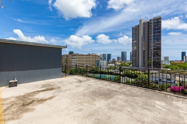 Foto del edificio - The Townhouse 1bd/1ba/1pk w extra large lanai