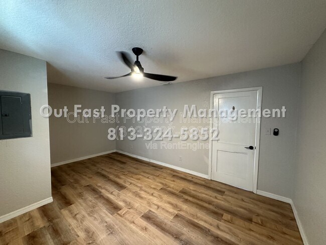 Foto del edificio - 6712 N Harer St