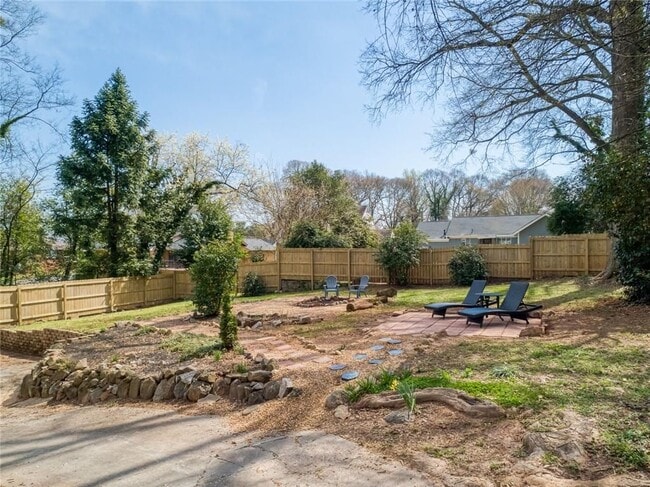 Building Photo - 444 Shannon Dr SW