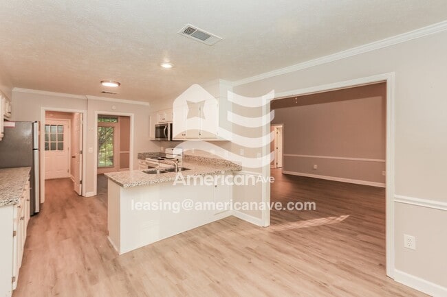 Building Photo - 111 Formosa Dr