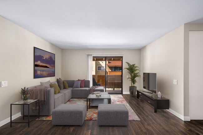 Foto del edificio - Las Flores Gardens Apartments