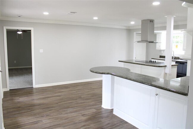 Building Photo - 7150 Mobud Dr