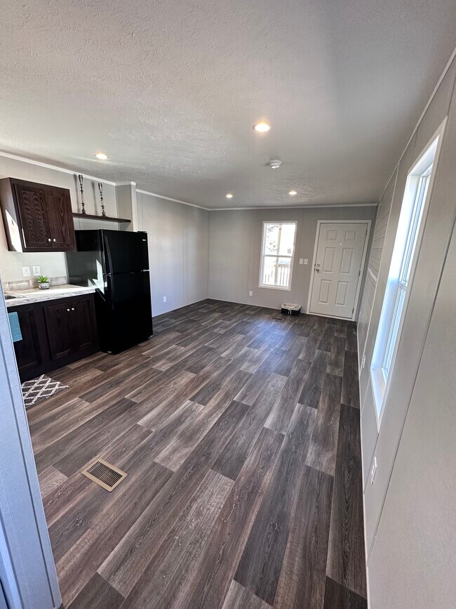 Building Photo - 210-212 12th St