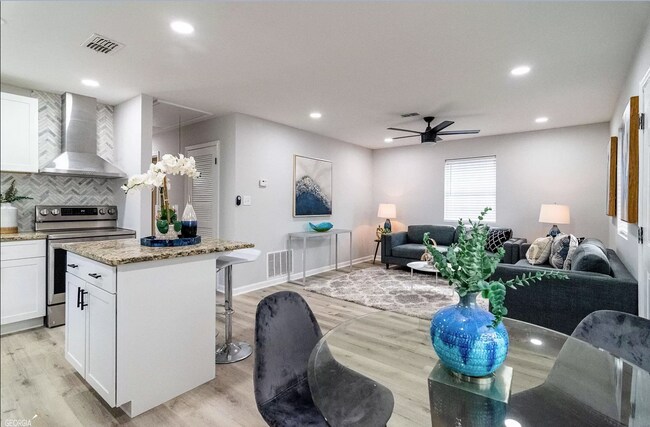 Building Photo - 714 Grant Ter SE