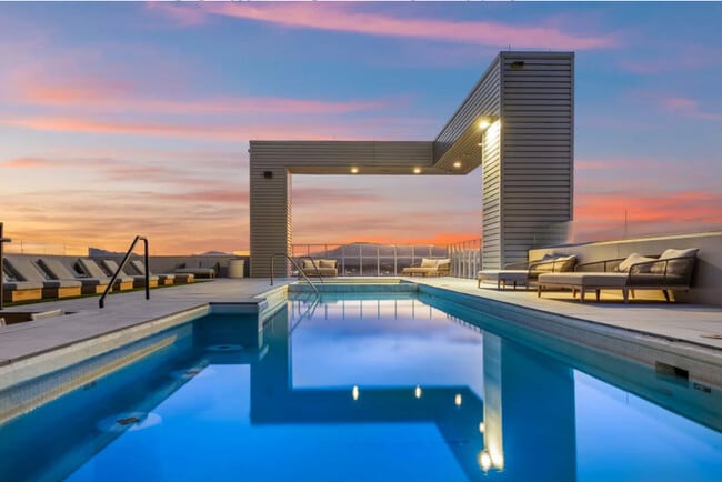 Building Photo - The Malibu