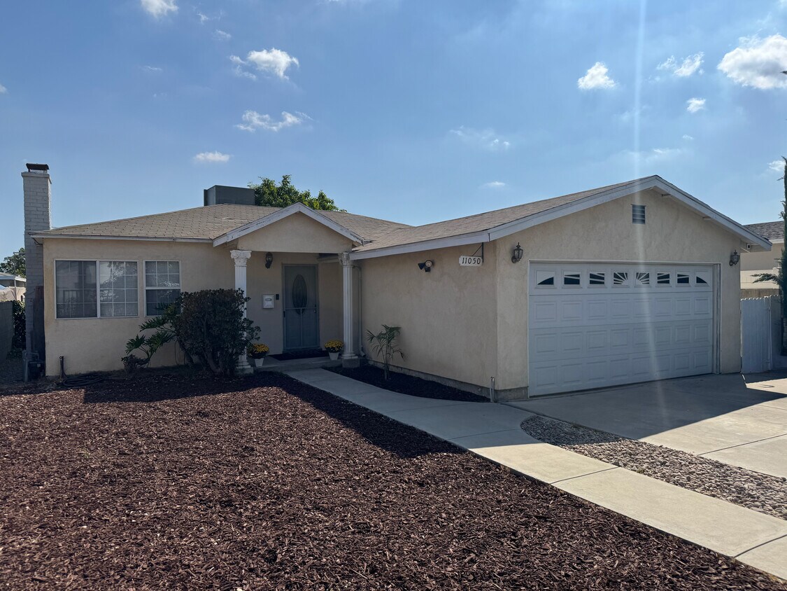 Foto principal - 11050 Keswick St