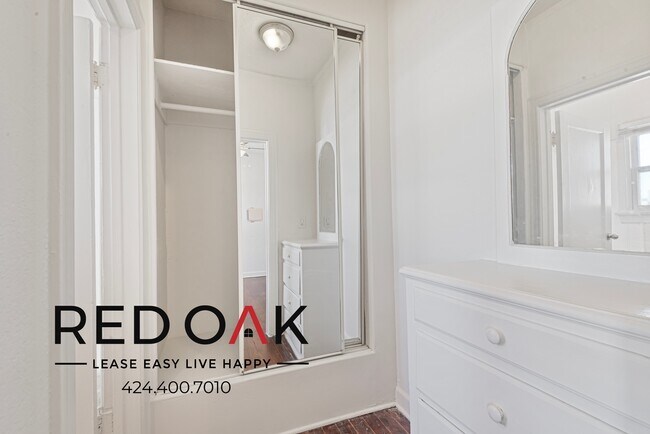 Building Photo - ~2 Weeks FREE~ Gorgeous Studio with a Grea...