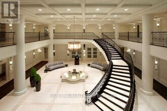 Building Photo - 15 Greenview Ave