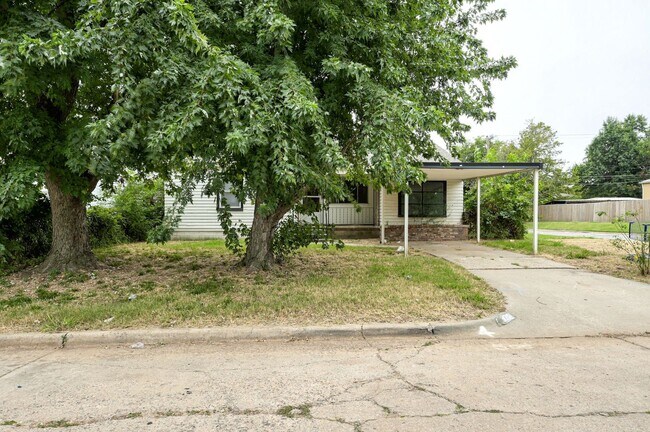Foto del edificio - *Move-In Special First Month Free* Charming 3 bed 1 Bath Home Near the Paseo District!