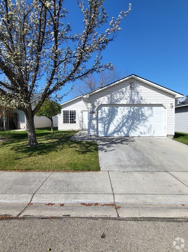 Building Photo - 2325 S Garland St