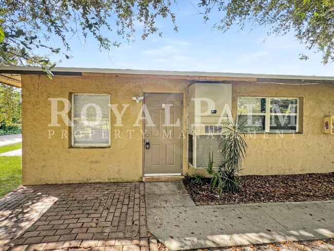 Building Photo - Spring Savings Are in Bloom! 1BR/1BTH with Fort Myers Style to Swoon Over + $250 Off the 1st Month!