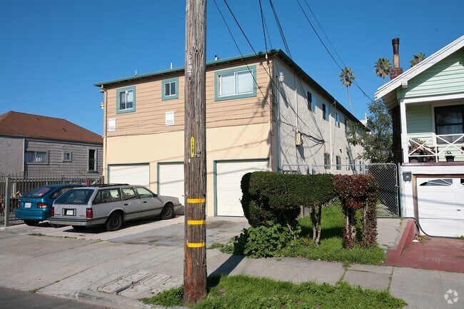 Building Photo - 1217 Haskell St
