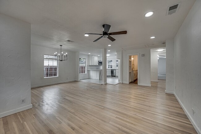 Photo - 4728 Houghton Avenue Unit House