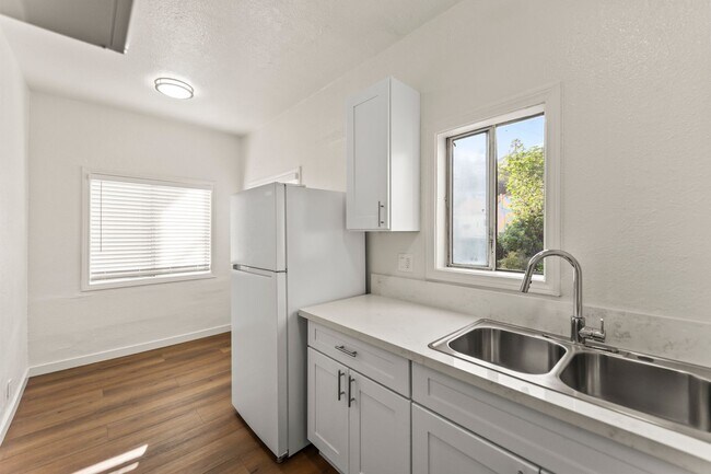 Foto del edificio - 5391 Huntington Dr