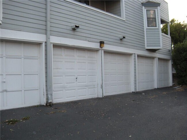 Building Photo - 1808 Rio Grande St