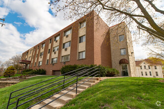 Building Photo - Hartwell Place Apartments