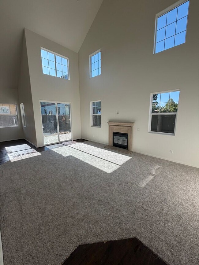 Building Photo - 1609 Barolo Pl