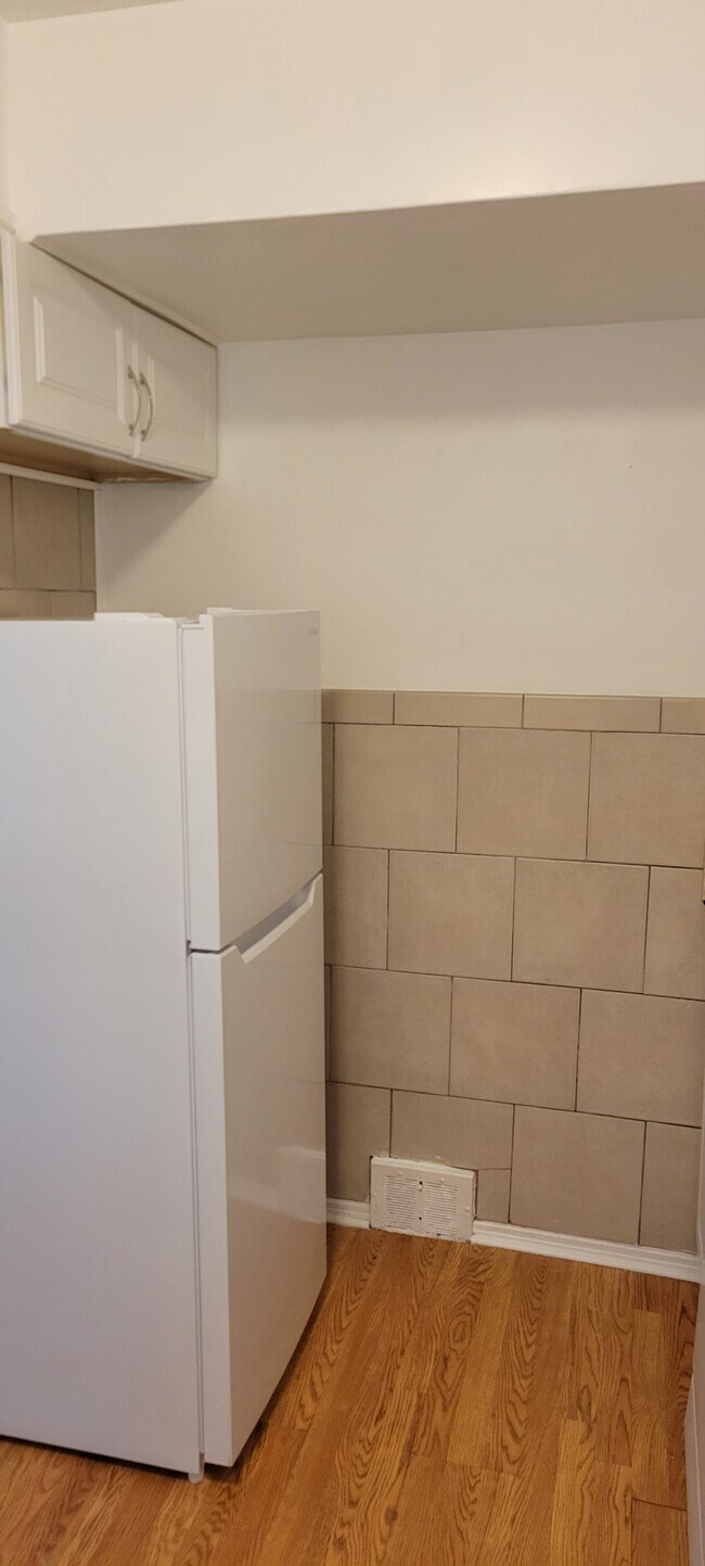 Kitchen - 21501 Kingsville St