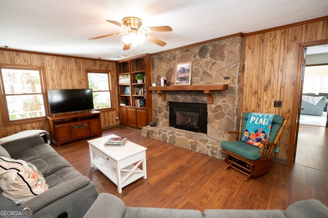 Foto del edificio - 371 Mountain Hill Rd