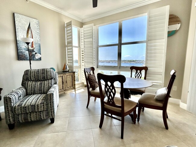 Foto del edificio - 806 E Windward Way