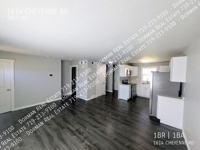 Building Photo - 1614 E Cheyenne Rd