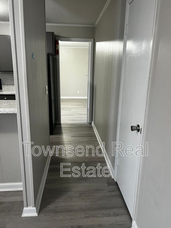 Foto del edificio - 5842-E Century Oaks Drive