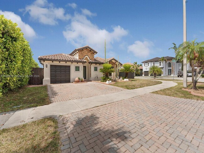 Building Photo - 16507 SW 52nd St