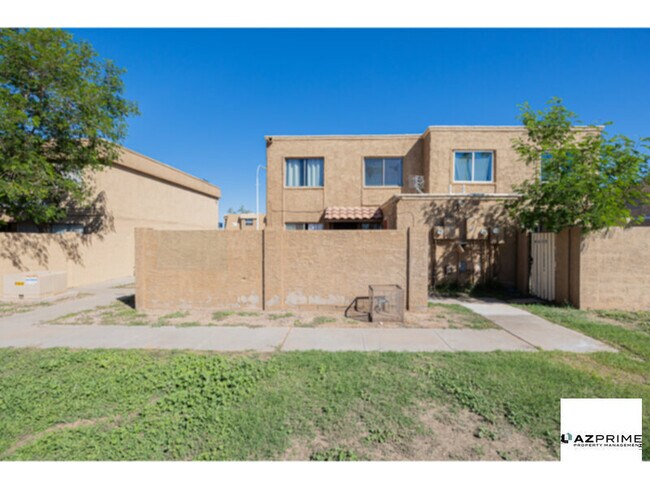 Foto del edificio - Charming 2/1 Phoenix Townhouse - Cozy, Con...