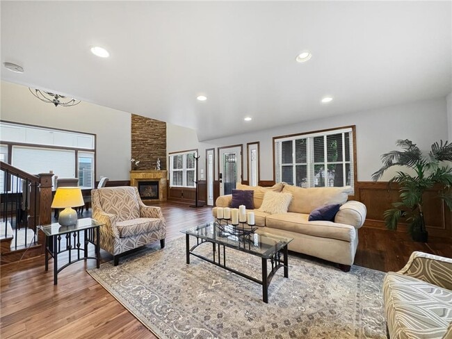 Building Photo - 4407 Curve Ave