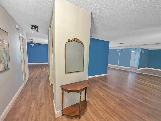 Foto del edificio - 8361 NW 24th Pl