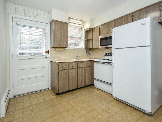 Foto del edificio - 44 Linwood Rd N