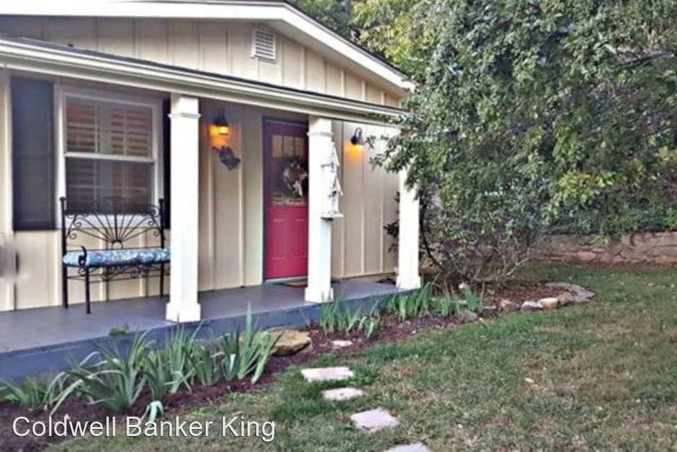 Foto principal - 3 br, 2 bath House - 66 Larchmont Rd