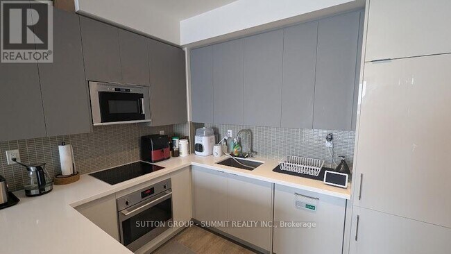 Building Photo - 2916 Hwy 7