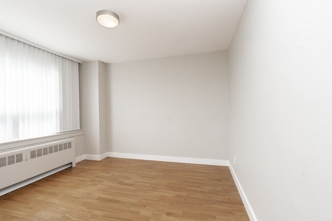 Building Photo - 95 Jameson Ave