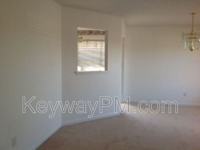 Building Photo - 124 Summerfield Cir