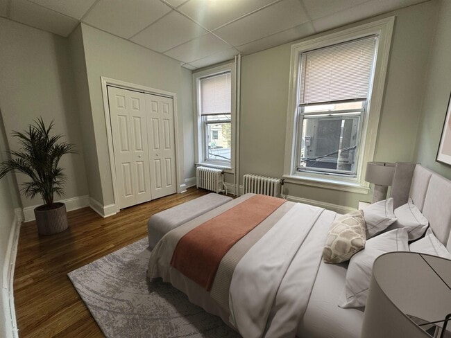 Building Photo - 537 WASHINGTON St