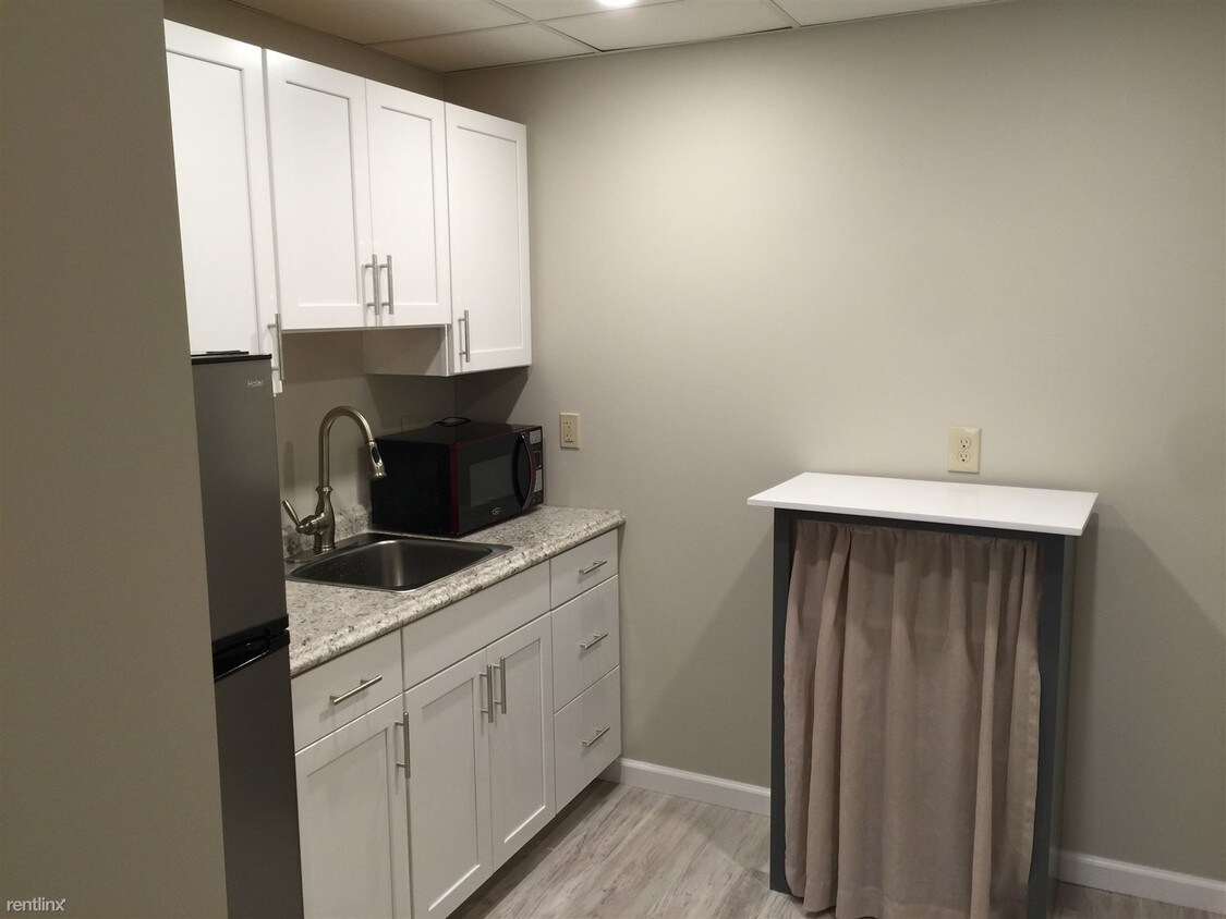 Foto principal - Studio, 1 bath House - 8A Hickok Ave